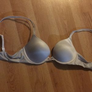 Victoria’s Secret bra 32 b